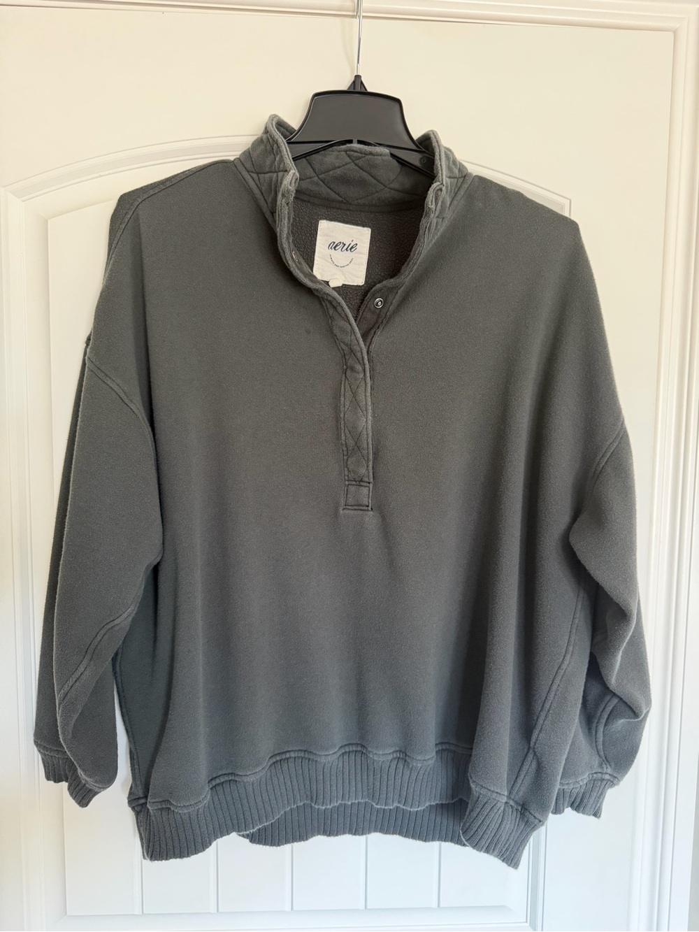 Aerie Oh Snap! Sweatshirt Gray size Medium